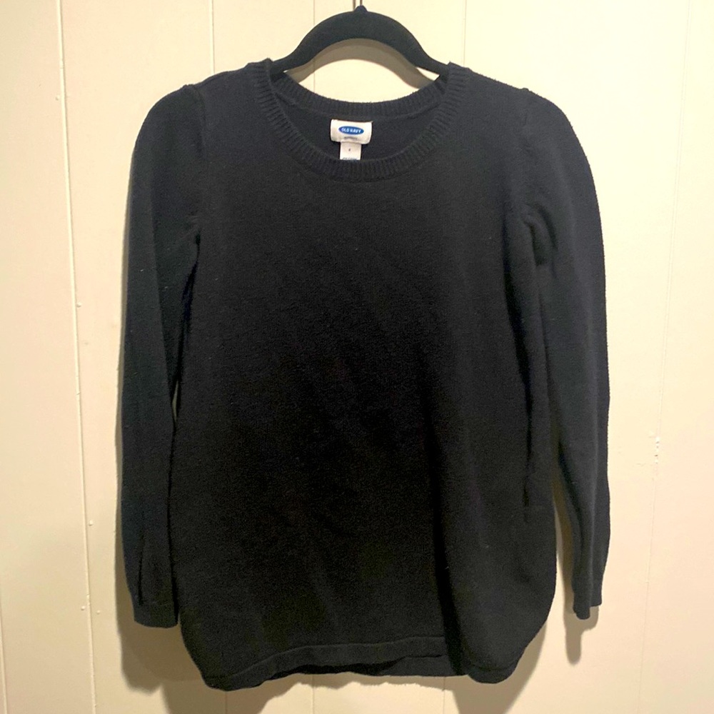 Old Navy black crew neck maternity sweater